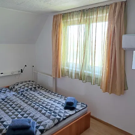 Aranyharmat 巴拉通雷勒