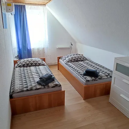 Aranyharmat Apartment *