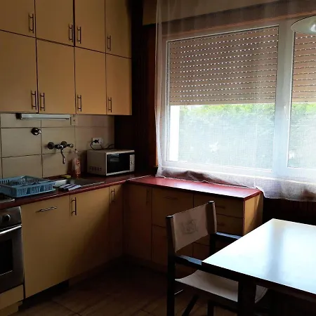 Aranyharmat Apartment