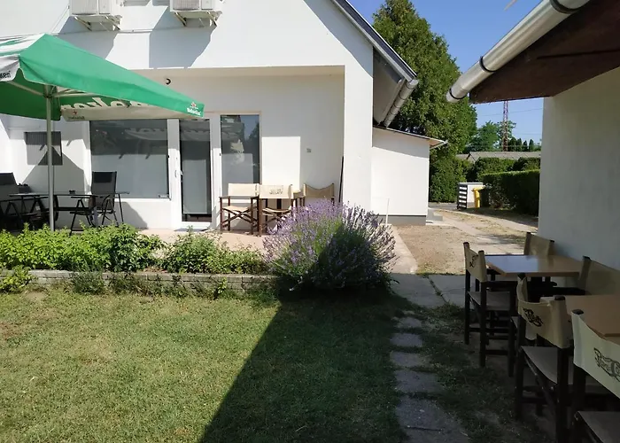 Aranyharmat Apartment *