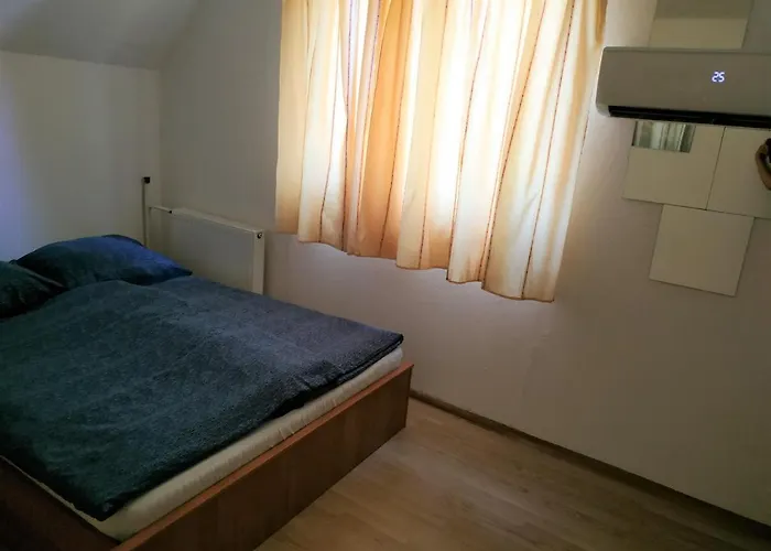 Aranyharmat Apartment